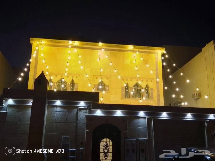 عقود لمبات وزينة